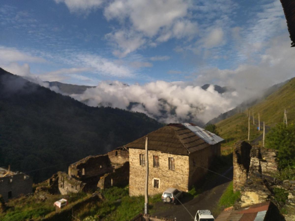 Century House Of Larisa Hotel Mestia Buitenkant foto